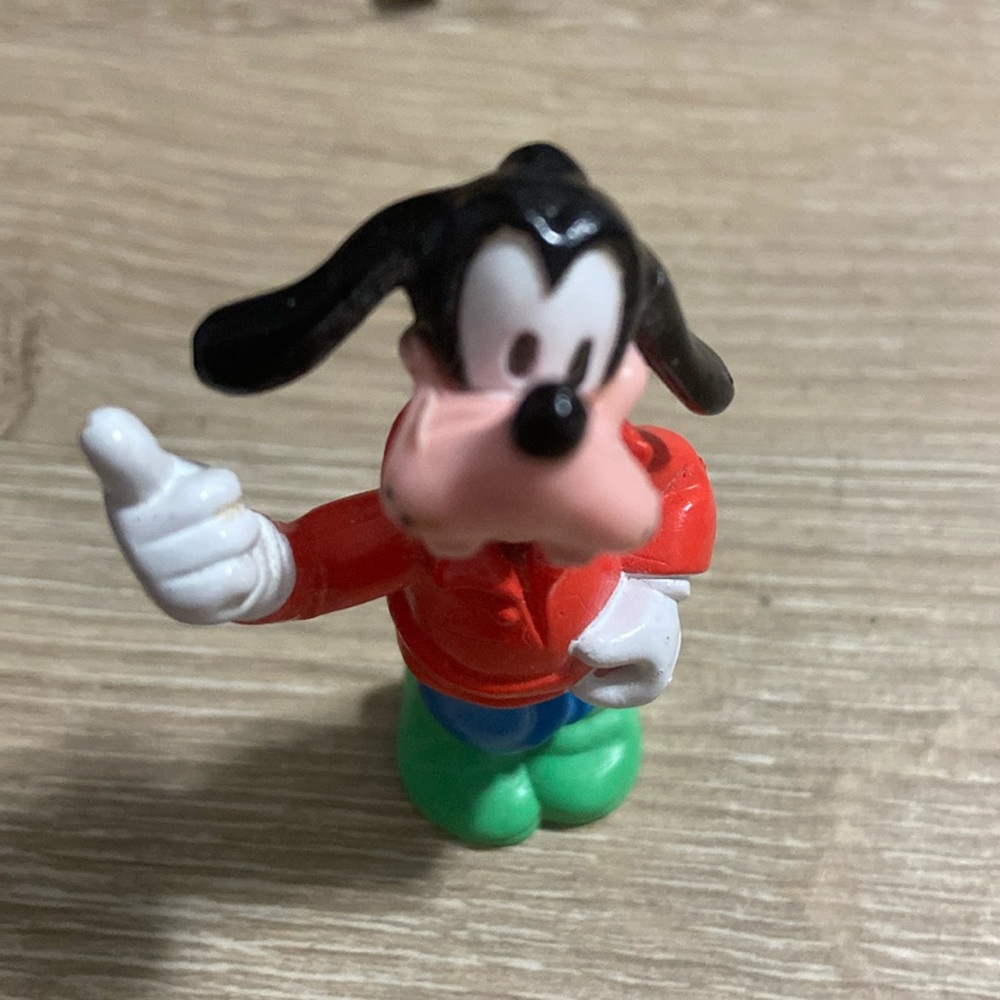 Vintage Disney PVC Goofy Posing Figure